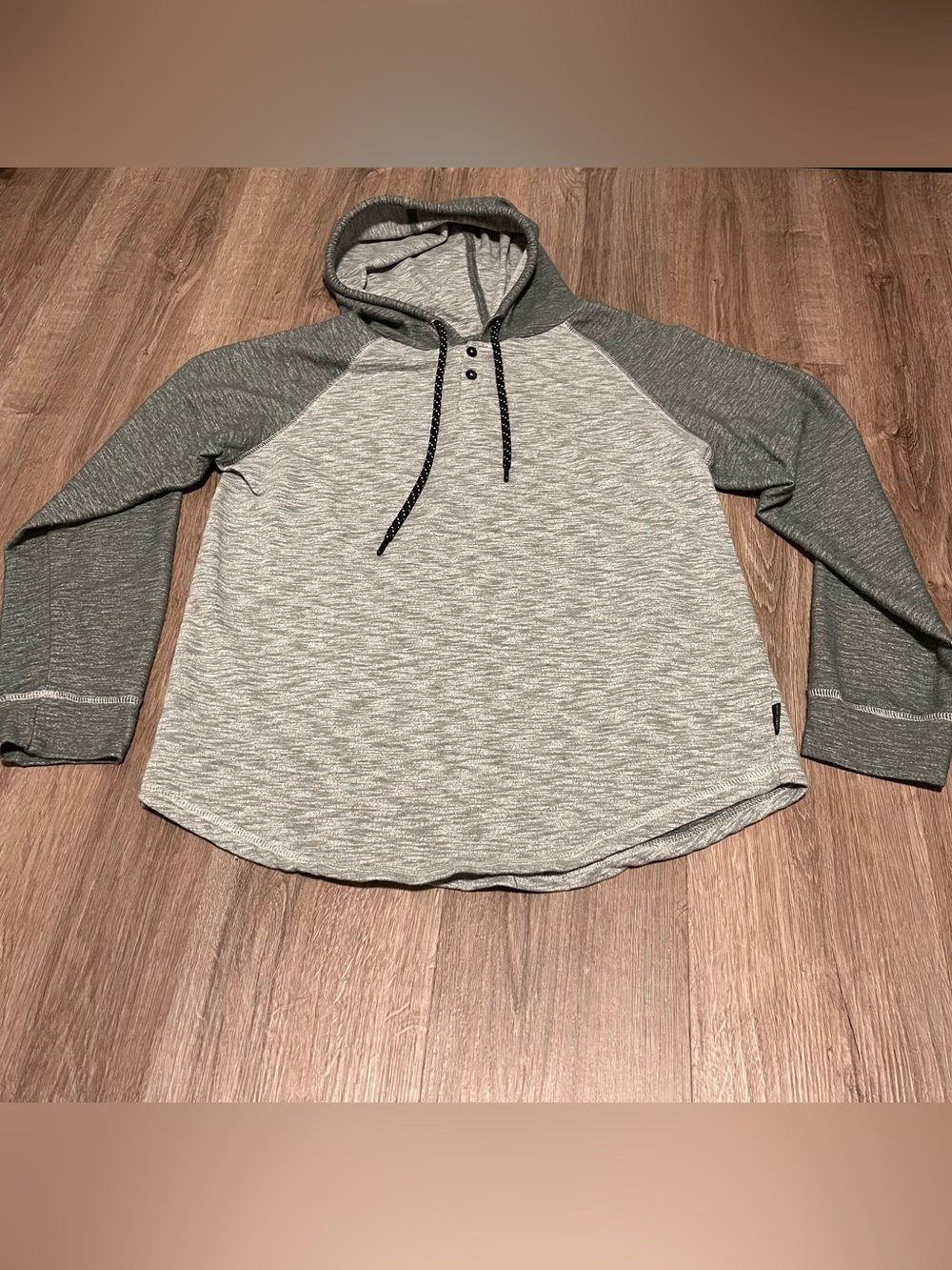 Ocean Current Casual Two-Tone Hooded Pullover - Light Gray & Olive